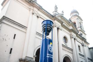 MB recorrida por plaza Matriz con Ministro del Interior Carlos N