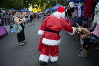 Recorrida por ferias de Montevideo por Navidad