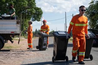  Entrega de contenedores en municipios A y G