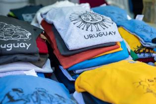 Feria de economía social y solidaria en paseo plaza de los 33