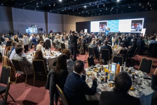 Intendente, Mario Bergara participa en el desayuno de Somos Urug