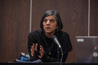 Directora de Gerencia de Gestión Ambiental, Verónica Pastore Hernández, durante mesas de diálogo por actualización de normativa ambiental de contaminación acústica y combustibles líquidos