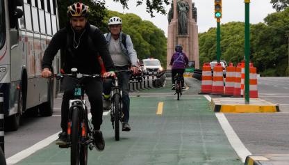 Ciclovía en Dr. Mario Cassinoni y Av. 18 de Julio 