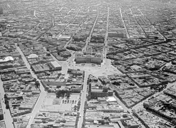 Vista aérea del barrio Aguada. Al centro: Palacio Legislativo