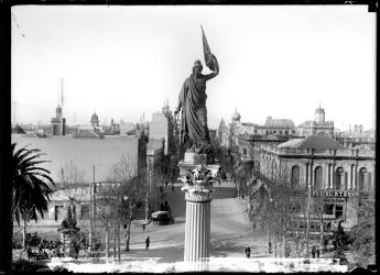 Esta imagen pertenece al Grupo de Series Historicas (FMH) que integra el archivo fotografico del Centro de Fotografia de Montevideo (CdF).

El CdF es una unidad de la Division Informacion y Comunicacion de la Intendencia de Montevideo.

Por mas