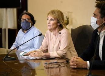 Conferencia de prensa por nuevas medidas para bares y restaurantes.