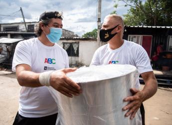 Entrega de utensilios de cocina en el marco del Plan ABC