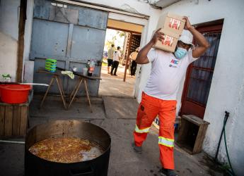 Entrega de alimentos a ollas populares en el marco del Plan ABC.