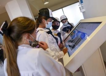 Visita de niñas y niños de escuela del departamento de Treinta y Tres a Montevideo
