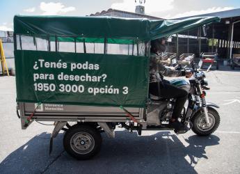Entrega de motocarros y adopción de caballos