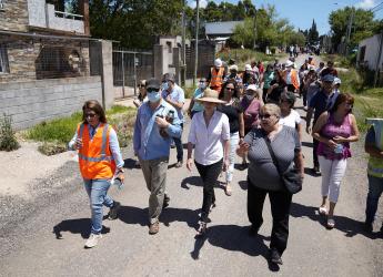 Recorrida de la Intendenta Carolina Cosse por obras del Plan ABC en el barrio Capra 2
