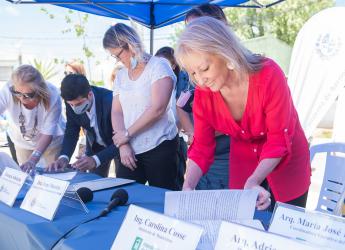 Firma de convenio con el  MVOT para iniciar construcción de viviendas en barrio La Paloma