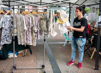Inauguración de la Feria de la Economía Social en la Plaza de Cagancha
