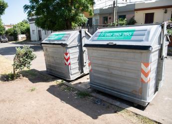 Ploteo de contenedores en el marco del programa Montevideo más verde en línea