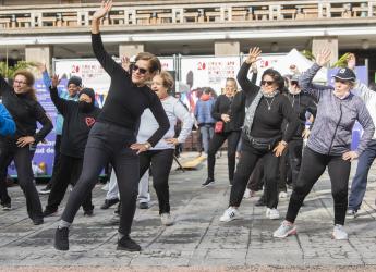 Día Internacional de Acción por la Salud de las Mujeres en la explanada de la Intendencia