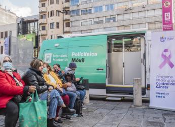 Día Internacional de Acción por la Salud de las Mujeres en la explanada de la Intendencia