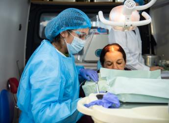 Lanzamiento de policlínica odontológica móvil en el Complejo Verdisol
