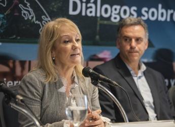 Seminario sobre poblaciones migrantes en el Hotel Hampton