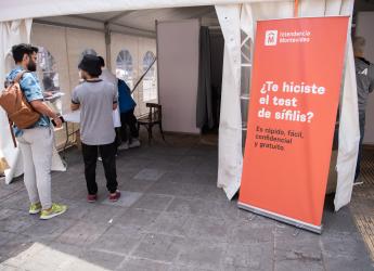 Jornada de testeo gratuito de sífilis en la explanda de la Intendencia de Montevideo , 18 de octubre de 2022