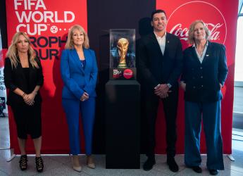 Intendenta Carolina Cosse participa en evento por llegada del trofeo de la copa mundial FIFA a Uruguay