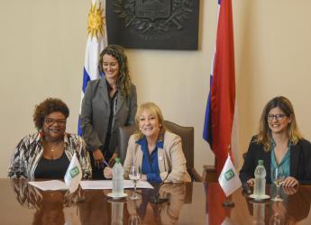 Firma de acuerdo entre la Intendencia de Montevideo y Mundo Afro