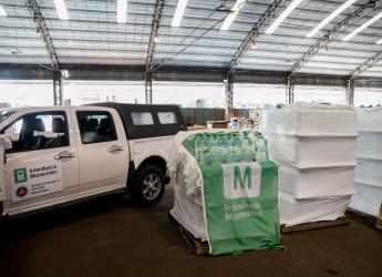 Carga de bidones de agua en el Modelo Abierto , 12 de Mayo de 2023
