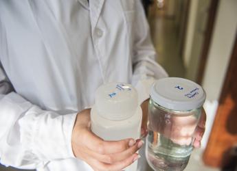 Toma de muestra de agua en policlínicas municipales
