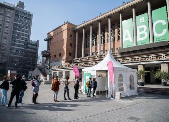 Jornada de test gratuitos de VIH en la explanada de la Intendencia de Montevideo