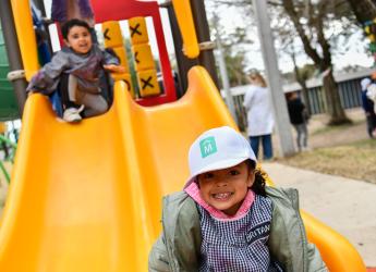 Inauguración de obra del Presupuesto Participativo: veredas, iluminación y juegos infantiles en el entorno del complejo SACUDE