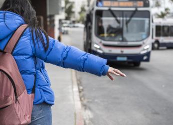 Parada de ómnibus en Montevideo