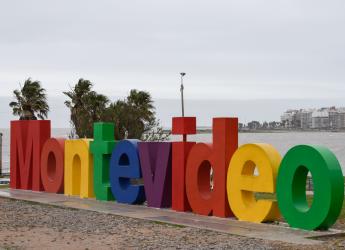  Intervención en letras de Montevideo en el marco del Mes de la Diversidad