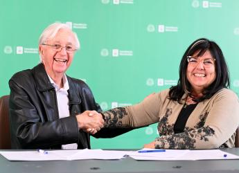 Firma de convenio con el Grupo Centro