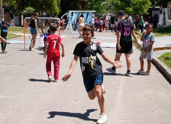 Peatonal barrial en el Municipio A , 23 de noviembre de 2023