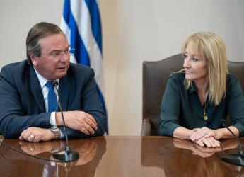  Intendenta de Montevideo Carolina Cosse firma convenio con ministro de Transporte José Luis Falero