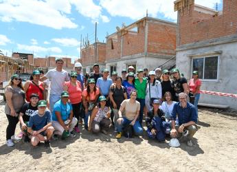 Intendenta Carolina Cosse recorre obras del proyecto de relocalización del asentamiento Santa María Eugenia ,11 de diciembre de 2023