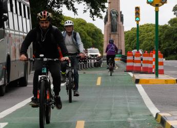 Ciclovía en Dr. Mario Cassinoni y Av. 18 de Julio 