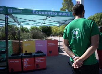 Ecocentro móvil en Av. Italia y Av. Bolivia