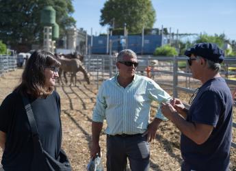 Recorrida con representantes de la Facultad de Veterinaria en la Semana Criolla 2024 