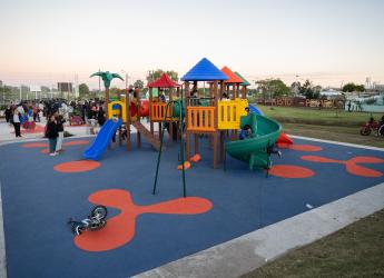 Inauguración de la plaza Parque Guaraní