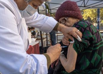 Jornada de vacunación contra la gripe en la explanada de la Intendencia de Montevideo 
