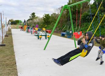  Inauguración de plaza en Felipe Cardoso