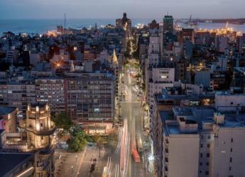 Vista de la Avenida 18 de julio desde la Torre El Gaucho. 15 de marzo de 2021