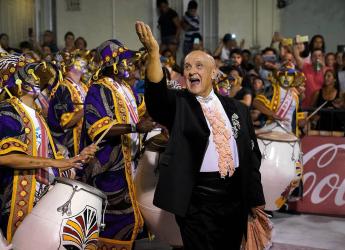 Julio «Kanela» Sosa en Desfile de Llamadas