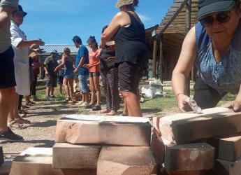 Primer curso de cerámica "Quehacer cerámico", en el PTI.