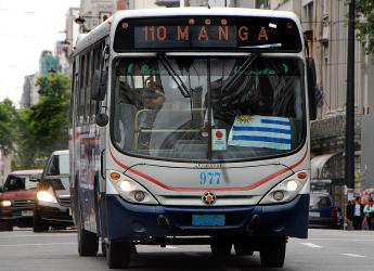 Ómnibus en Avenida 18 de julio