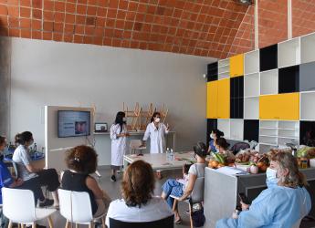 Taller de educación nutricional en el complejo Crece Flor de Maroñas