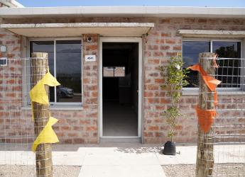 Inauguración de viviendas en el barrio Cauceglia