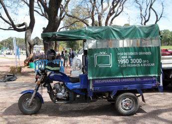 Sistema de limpieza por motocarros