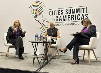 Panel "Liderazgo femenino, integración de la perspectiva de género y desarrollo de políticas urbanas"