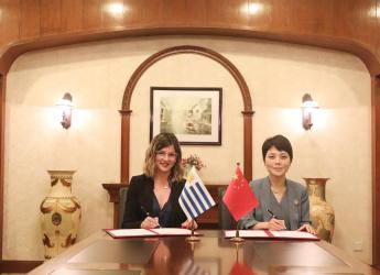 Firma de memorando Montevideo-Shanghai